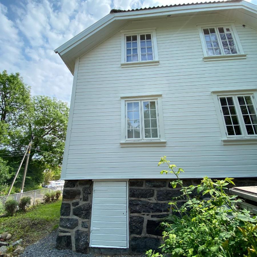 Fin Leilighet, Sentralt Og Sjonaert,Med Parkering 아렌달 외부 사진
