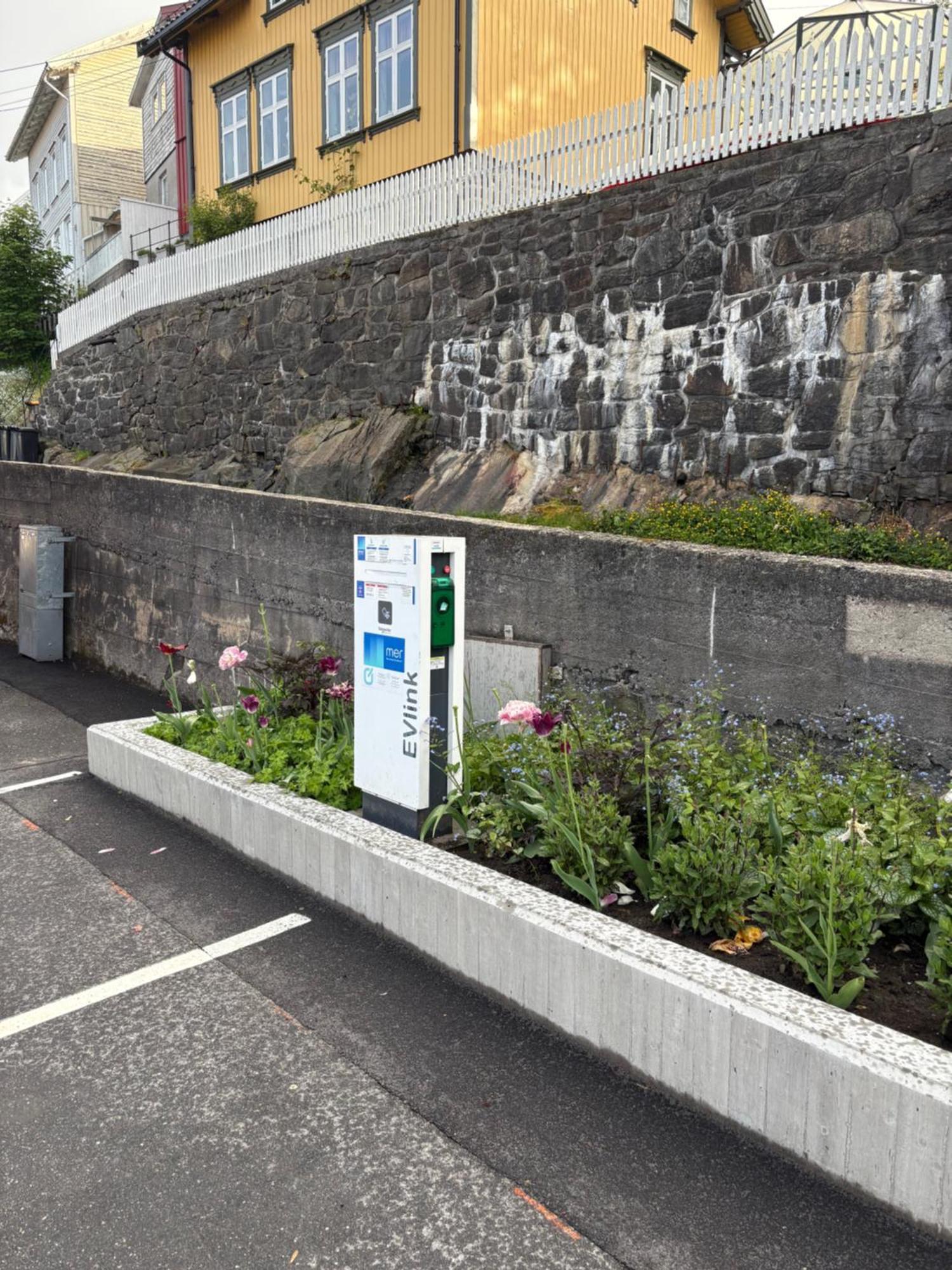Fin Leilighet, Sentralt Og Sjonaert,Med Parkering 아렌달 외부 사진